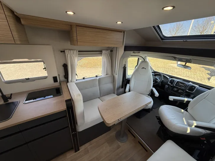 Fahrzeugbild Mooveo Tei 72EBF Elysee Spring Edition #18