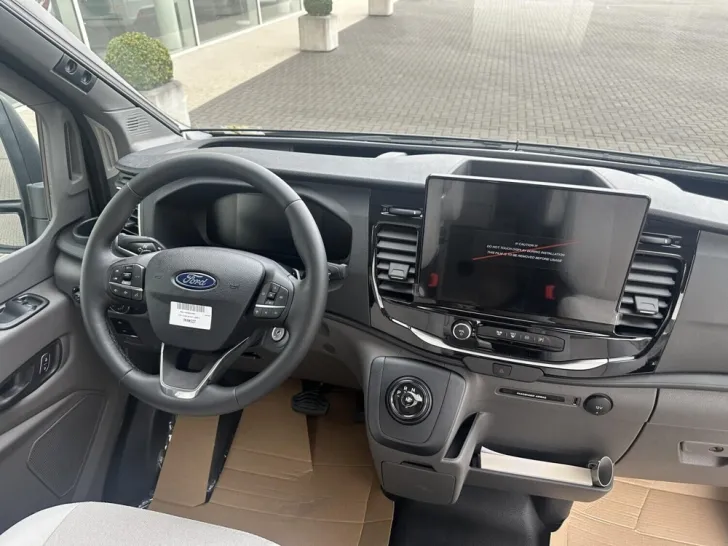 Fahrzeugbild LMC Innovan Ford 592 #14