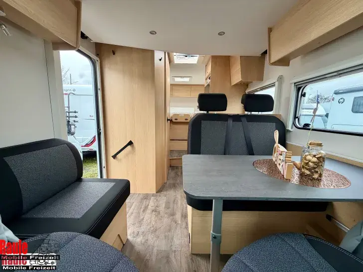 Fahrzeugbild Sunlight TS 67 #8