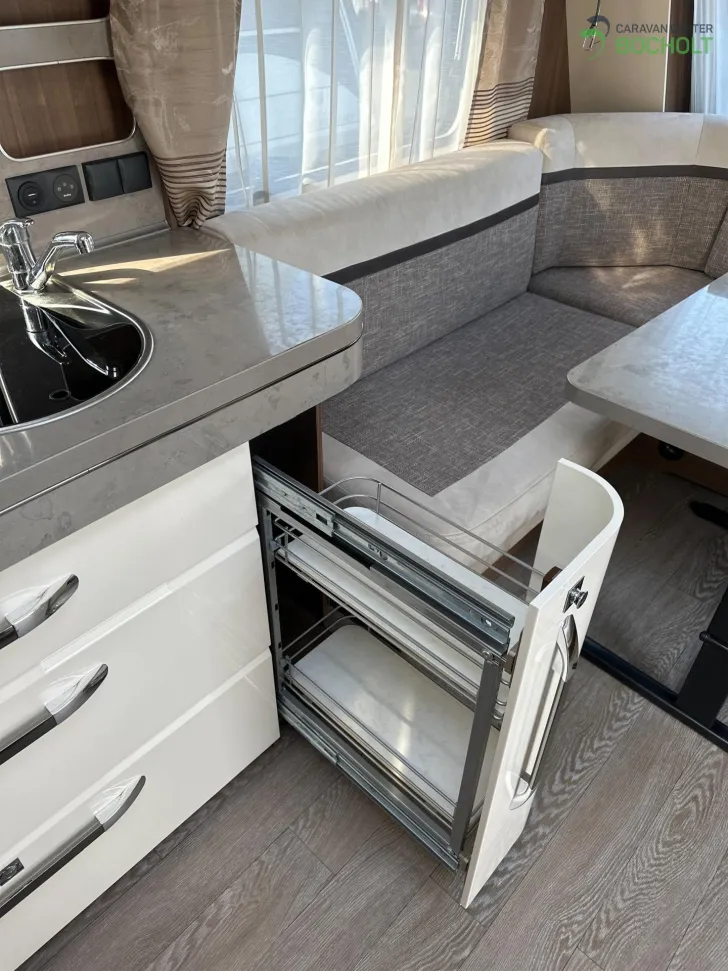 Fahrzeugbild Hobby Prestige 560 LU 2000 kg / Mover / Markise #12