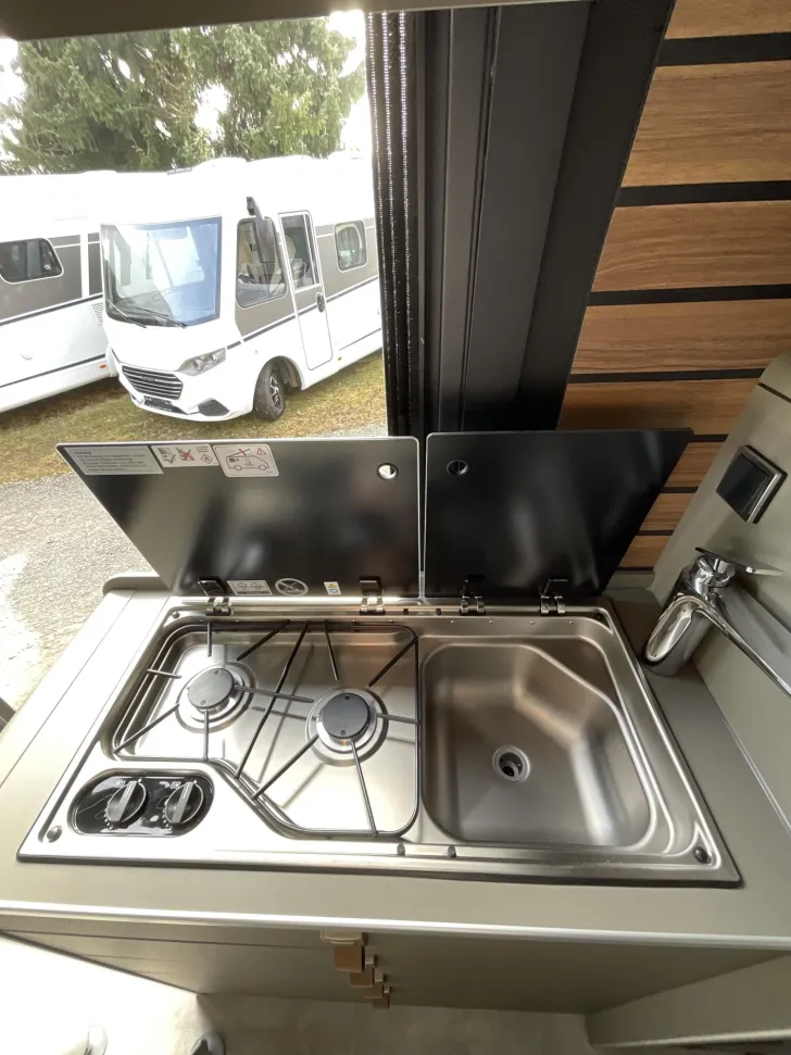 Fahrzeugbild Hymer Grand Canyon S CrossOver 600 Schlafdach, Router #10