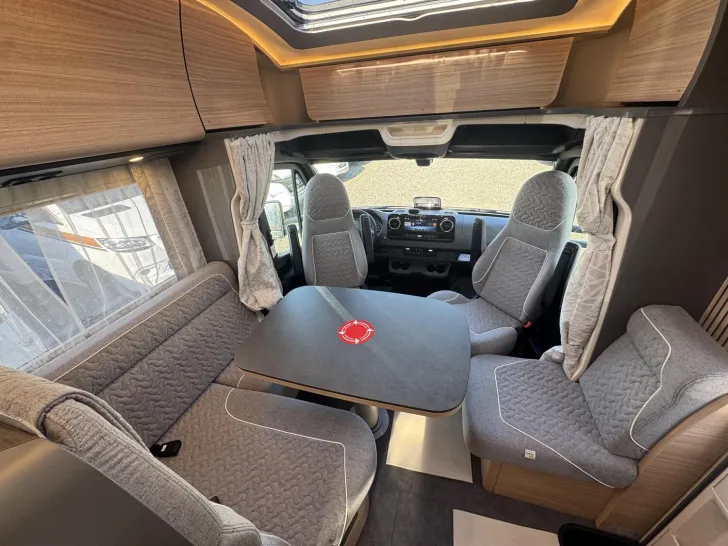Fahrzeugbild Malibu T 470 RB LE K comfort Mercedes #14