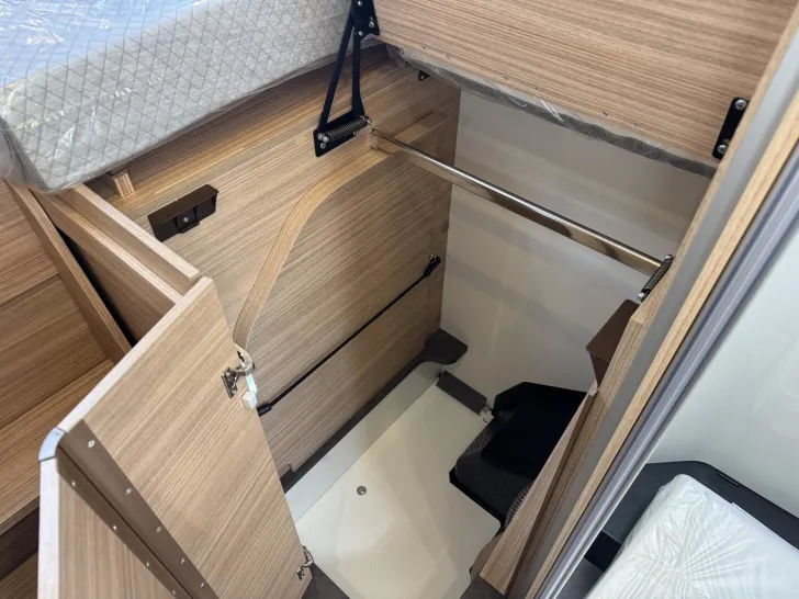 Fahrzeugbild Malibu T 470 RB LE K comfort Mercedes #34