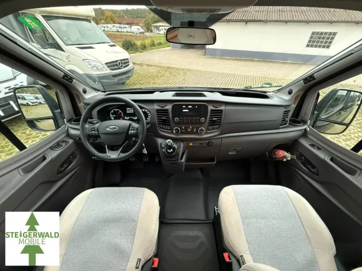 Fahrzeugbild LMC Innovan 590 FORD #11