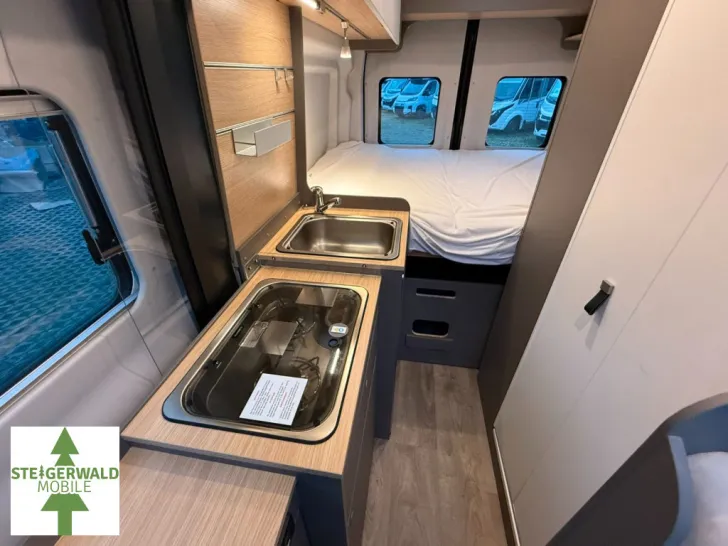 Fahrzeugbild LMC Innovan 590 FORD #20