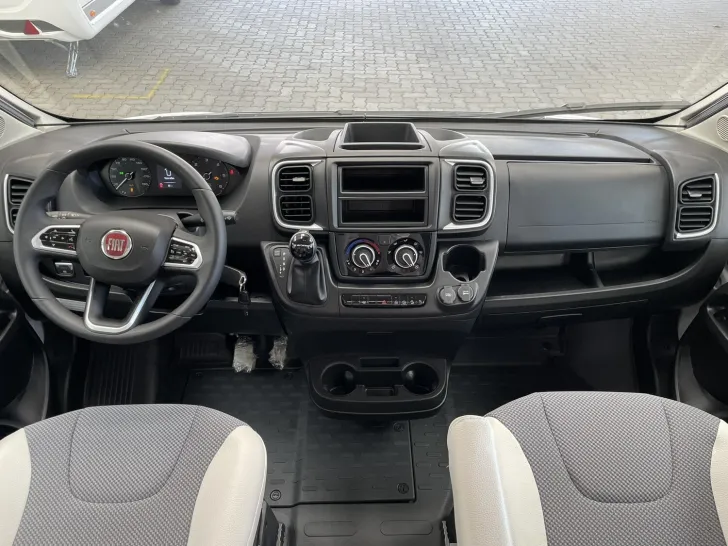 Fahrzeugbild VanTourer 540 D #8