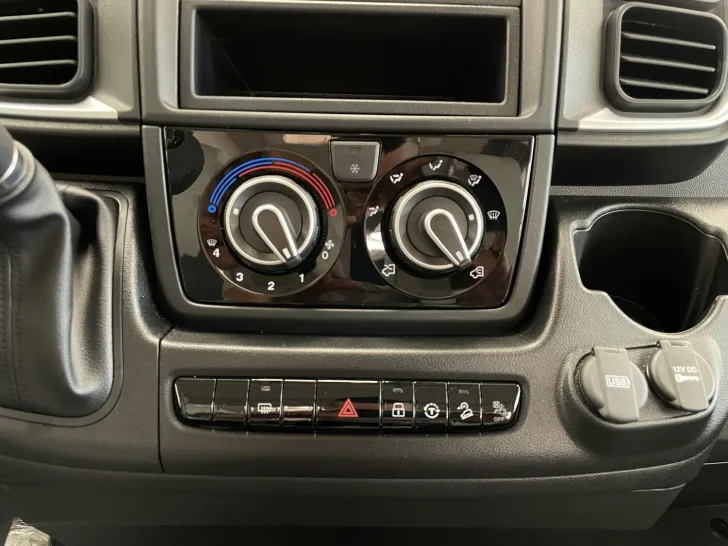 Fahrzeugbild VanTourer 540 D #10