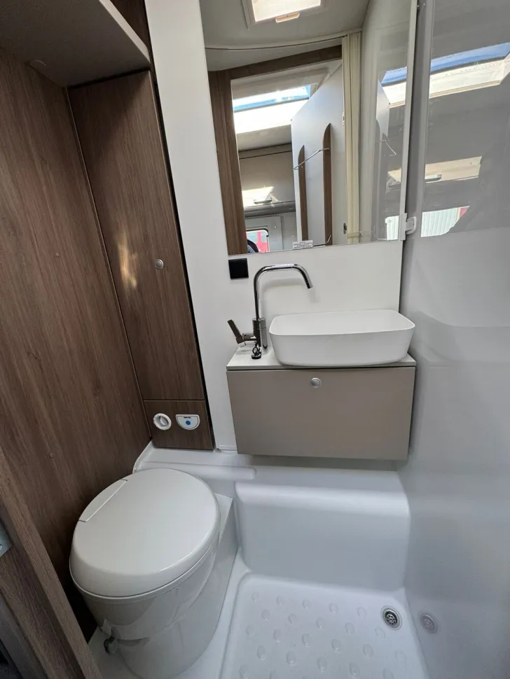 Fahrzeugbild Carado T 338 #6