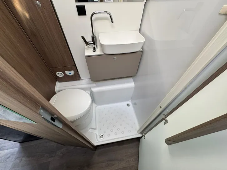 Fahrzeugbild Carado T 338 #9