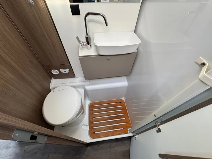 Fahrzeugbild Carado T 338 #2