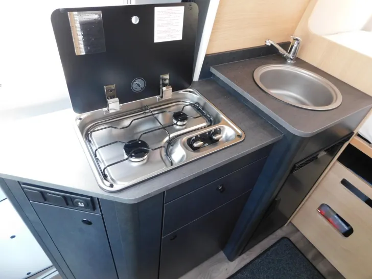 Fahrzeugbild Sunlight Cliff 4x4 590 75-Jahre-Edition #16