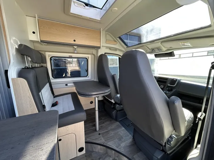 Fahrzeugbild Sunlight Cliff X 600 #7