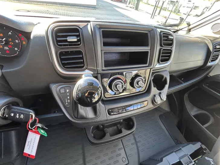 Fahrzeugbild Sunlight Cliff X 600 #16