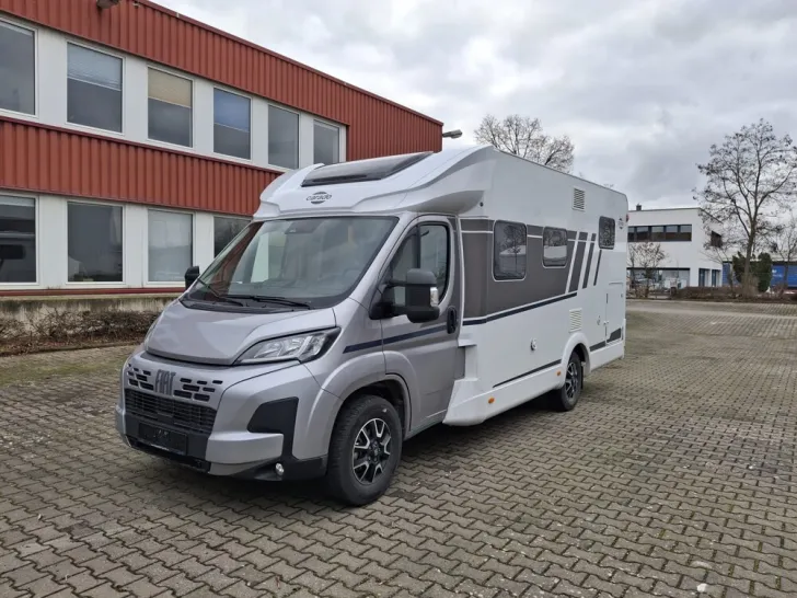 Fahrzeugbild Carado T 328 #2