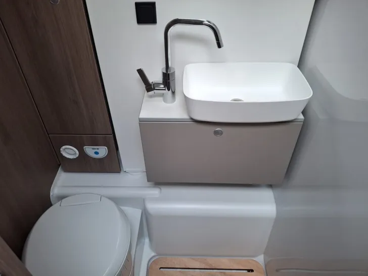 Fahrzeugbild Carado T 328 #18