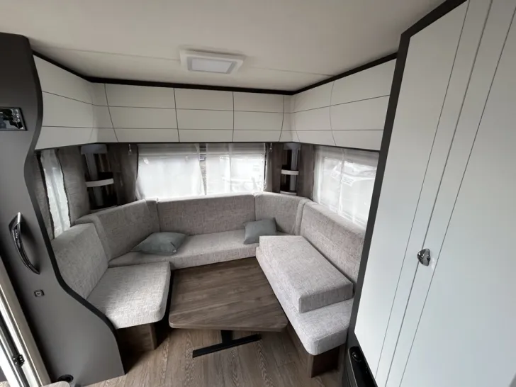 Fahrzeugbild Hobby Excellent Edition 495 UL #9