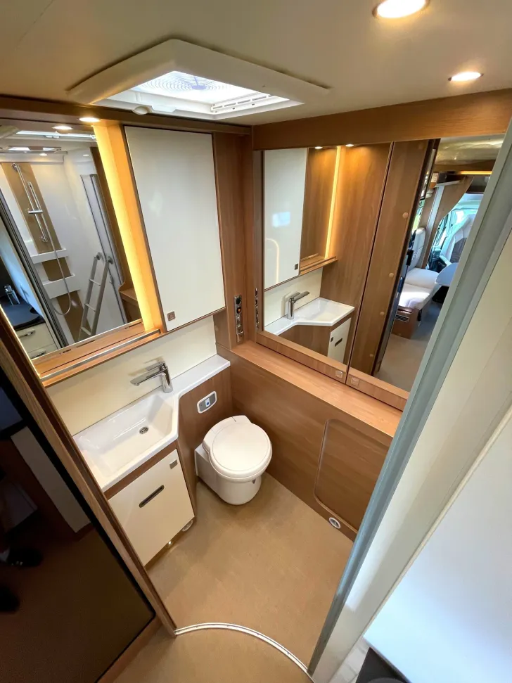 Fahrzeugbild Bürstner Lyseo TD 684 G BACKOFEN|MARKISE|RFK|NAVI #17