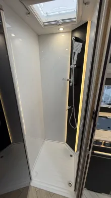 Fahrzeugbild Chausson Teilintegrierte 630 Titanium Line Kompressor Kühlschrank #15