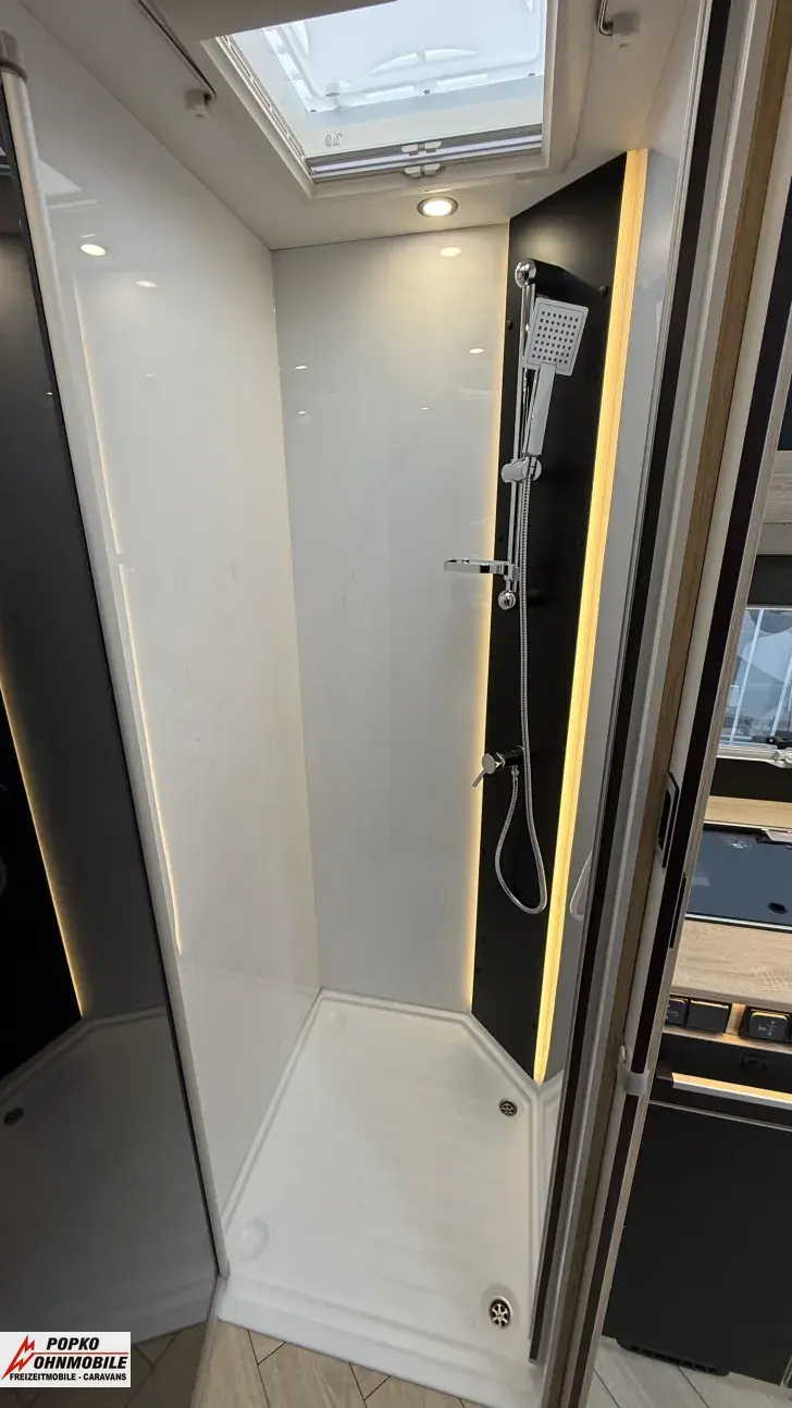 Fahrzeugbild Chausson Teilintegrierte 630 Titanium Line Kompressor Kühlschrank #15