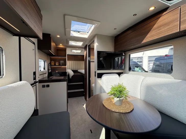 Fahrzeugbild Bürstner Signature SFT 7.0 #10