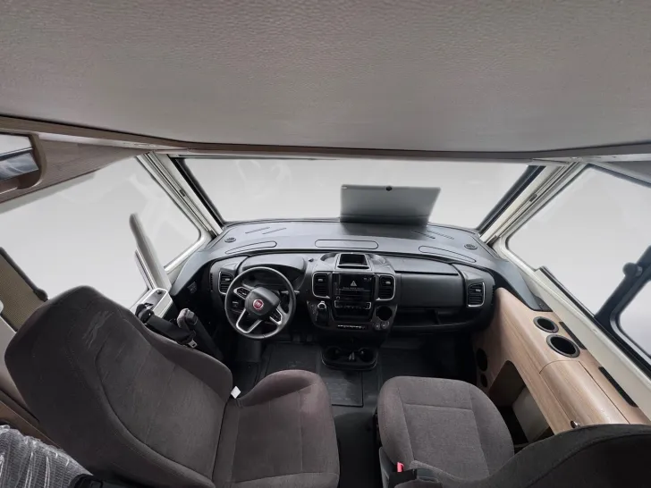 Fahrzeugbild Laika Ecovip H 3109 #9