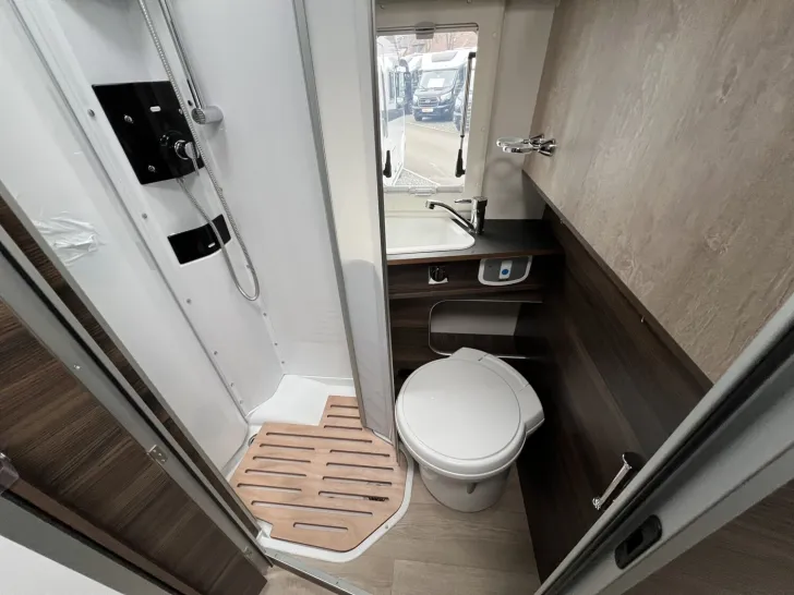 Fahrzeugbild Laika Ecovip H 3109 #17