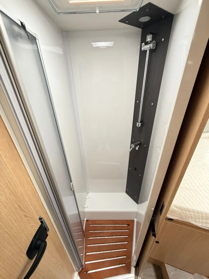 Fahrzeugbild Sunlight Adventure T 68C Keep on Rolling Aktionspreis! #17