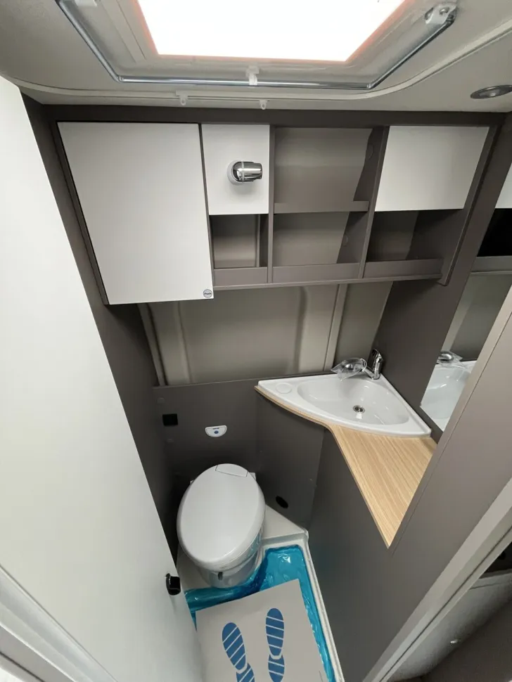Fahrzeugbild LMC Innovan 600 #9