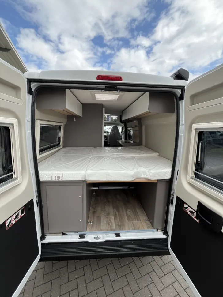 Fahrzeugbild LMC Innovan 600 #12
