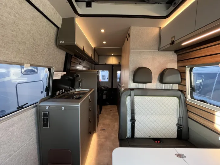 Fahrzeugbild Hymer Camper Van Camper Van Grand Canyon S CrossOver 600 #4
