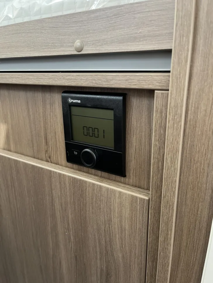 Fahrzeugbild Carado pro+ V 337 #11