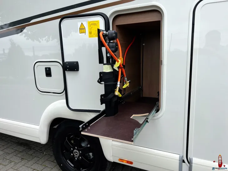 Fahrzeugbild Carthago c-tourer I 143 LE MB (422) #15