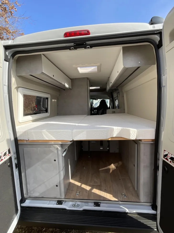 Fahrzeugbild Crosscamp ADVTR 6.4 EF Peugeot Automatik Längsbett #6