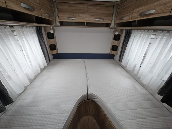 Fahrzeugbild Hymer Eriba Eriba Nova Light 442 1600kg, Autark, AL-KO Mover #6