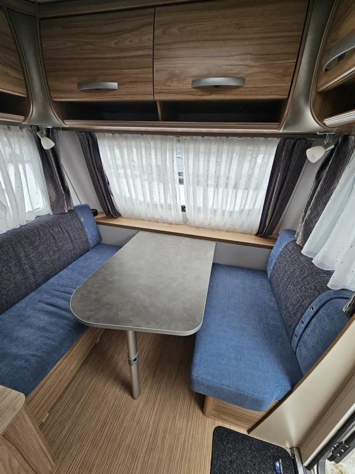 Fahrzeugbild Hymer Eriba Eriba Nova Light 442 1600kg, Autark, AL-KO Mover #12