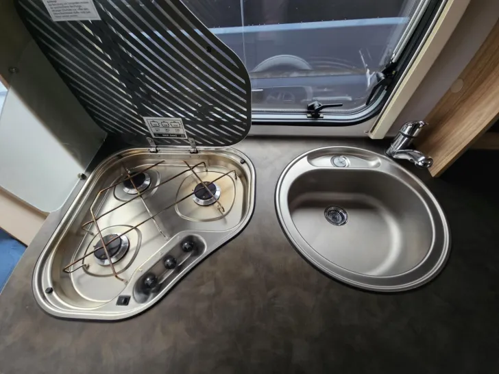 Fahrzeugbild Hymer Eriba Eriba Nova Light 442 1600kg, Autark, AL-KO Mover #16