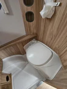 Fahrzeugbild Hymer Eriba Eriba Nova Light 442 1600kg, Autark, AL-KO Mover #17