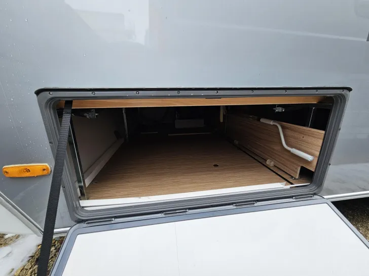 Fahrzeugbild Hymer Eriba Eriba Nova Light 442 1600kg, Autark, AL-KO Mover #22