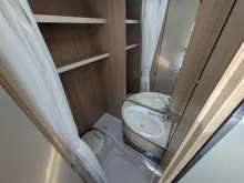 Fahrzeugbild LMC Sassino 390 K Fliegenschutztür/Anti-Schlingerkupplung/1,36t #13