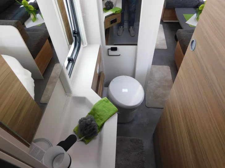 Fahrzeugbild Dethleffs Nomad 560 FMK Toilette alternativ+Combi6E+ATC #16