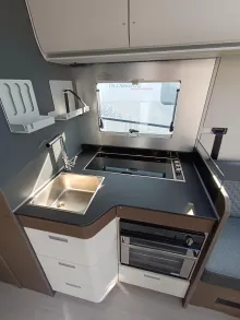 Fahrzeugbild Adria Coral Supreme 670 DL M Safety Plus, Markise #11