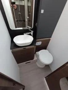 Fahrzeugbild Adria Coral Supreme 670 DL M Safety Plus, Markise #13