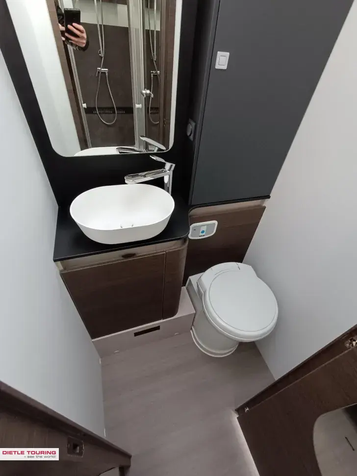 Fahrzeugbild Adria Coral Supreme 670 DL M Safety Plus, Markise #13