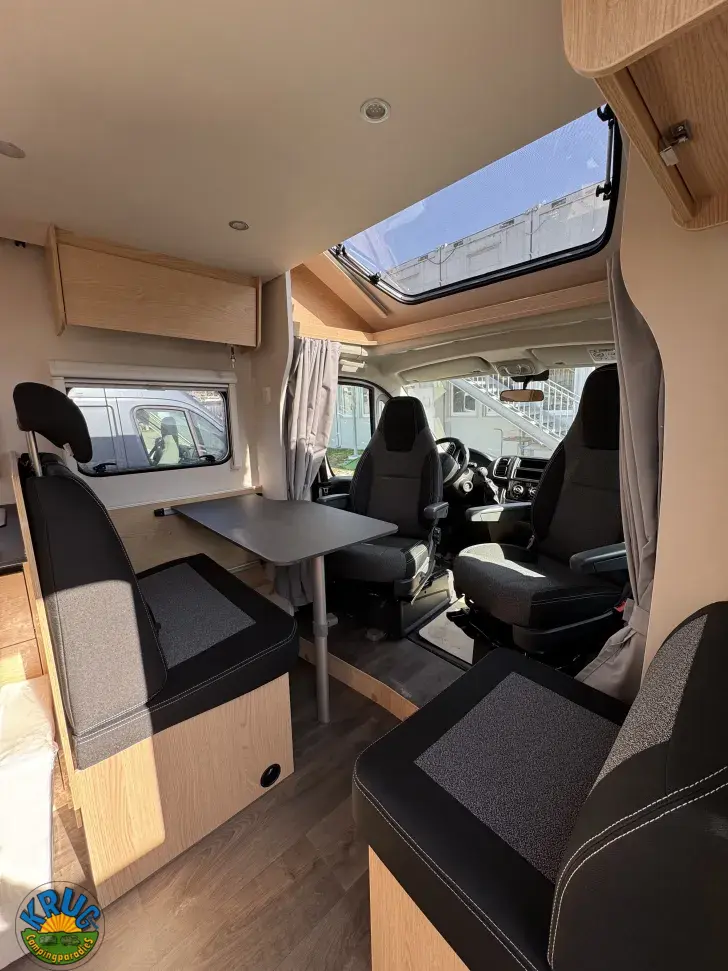 Fahrzeugbild Sunlight T SUB TS67 5 Sitzplätze & Dometic Klima #7