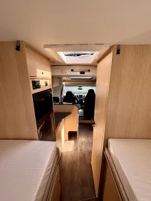 Fahrzeugbild Sunlight T SUB TS67 5 Sitzplätze & Dometic Klima #12