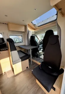Fahrzeugbild Sunlight T SUB TS67 5 Sitzplätze & Dometic Klima #16