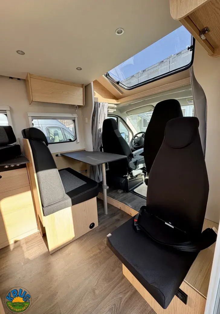 Fahrzeugbild Sunlight T SUB TS67 5 Sitzplätze & Dometic Klima #16