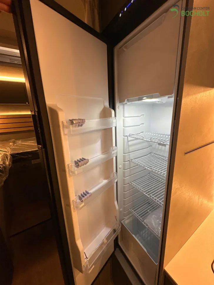 Fahrzeugbild Crosscamp EXPDN T 7.0 E Hubbett / Markise / Navi / RFK #12