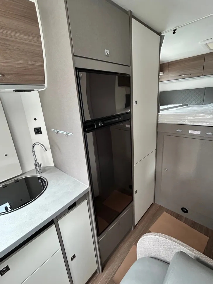 Fahrzeugbild Etrusco A 7300 DB 6 Sitzplätze #10