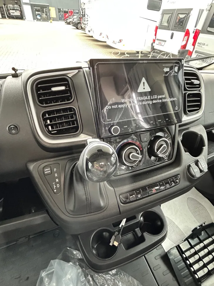 Fahrzeugbild Etrusco A 7300 DB 6 Sitzplätze #19
